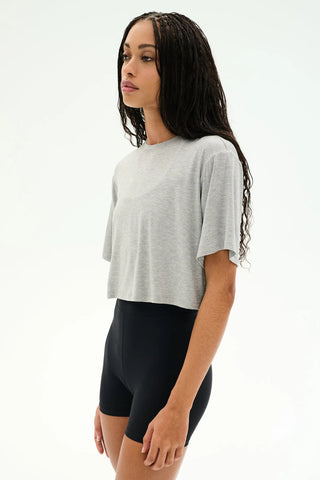 files/08_DJUNAOVERSIZEDCROPJERSEYTEE_HEATHERGREY_C303952733012_jpg.webp