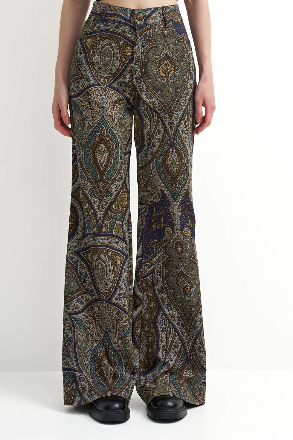 Astrid | Farah Pant