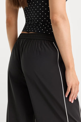 Good American | The Sport Pant in Black