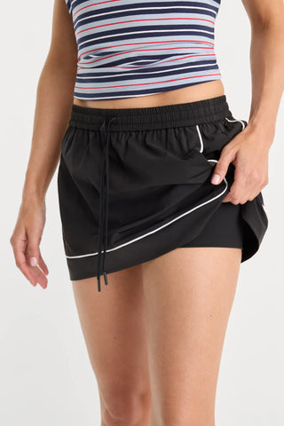 Good American | The Sport Skort in Black