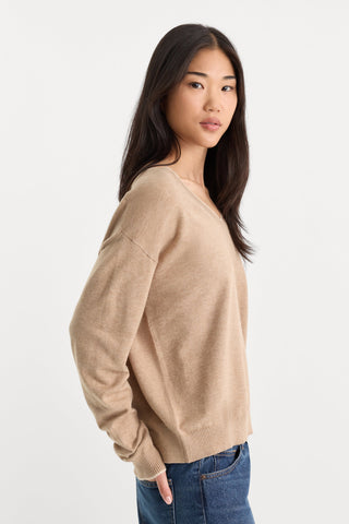 Good American | The Cozy V Neck Sweater in Dune Mist