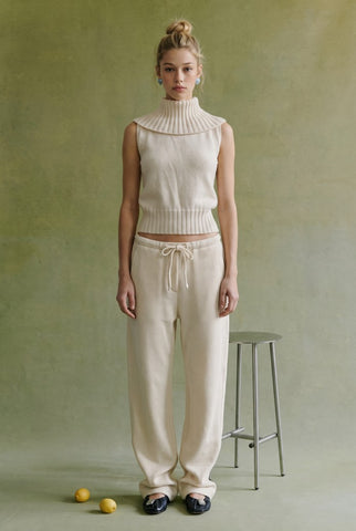 Wide Ribbed Cut Out Back Sweater Top in Cannoli Cream