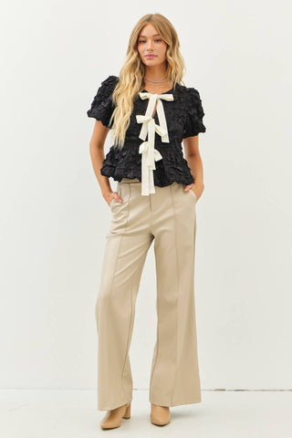 BUBBLE BABYDOLL BLOUSE WITH TEXTURED FABRIC AND CONTRAST BOW