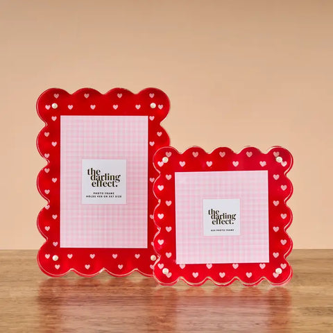 DE | Hearts Square Scalloped Frame