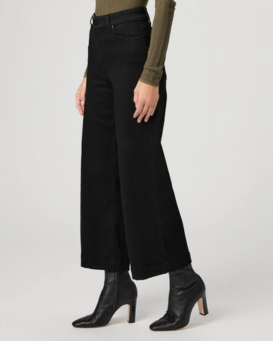 Paige | Anessa in Black Shadow