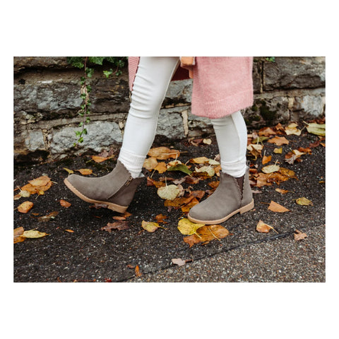 Lamour| Nicola Scalloped Chelsea Boot