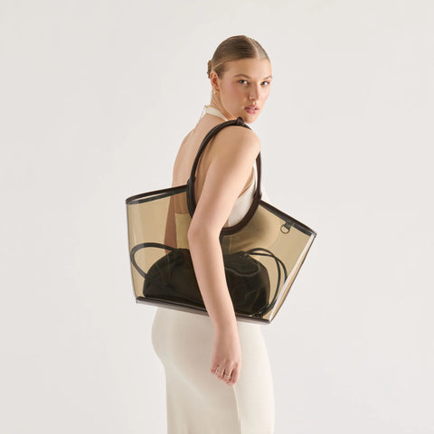 files/DOLCEVITA-TOTE_GISELLE_CHOCOLATE_04.webp