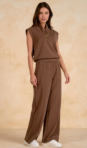 Elan | Sleeveless V-Neck Top