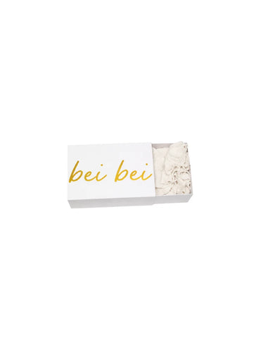 Bei Bei | Ruffle Knit Blanket