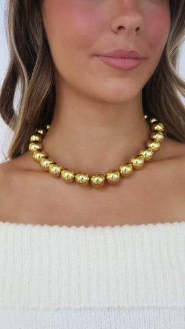 files/golden_necklace_3.webp